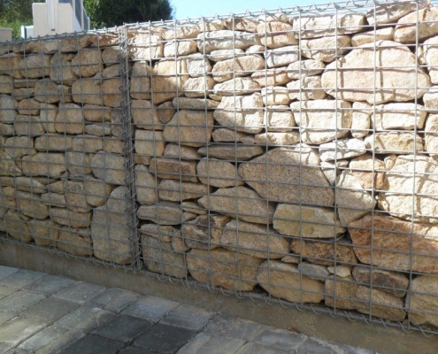 Muret en pierre Gabion